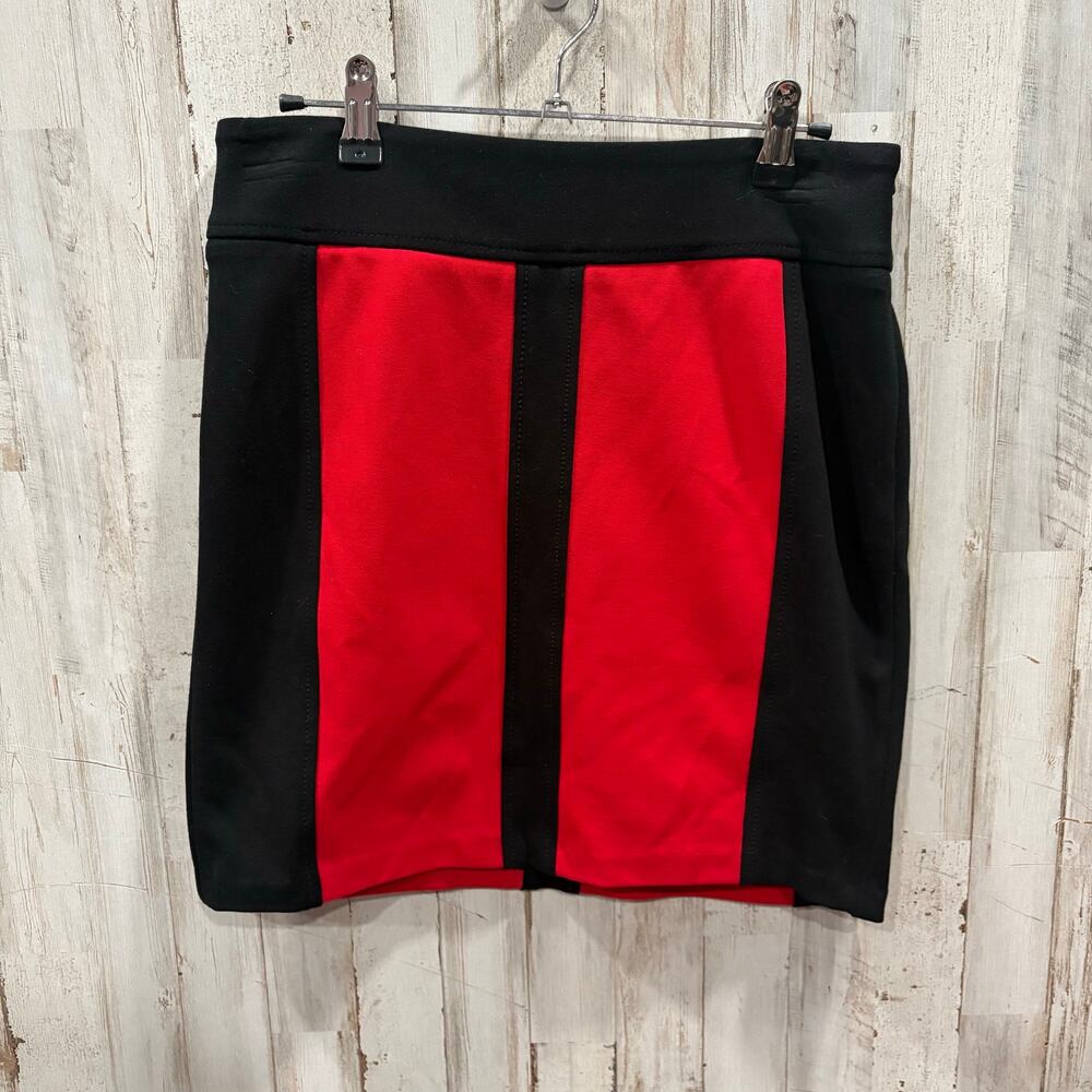 Cache Women Skirt Size 4 Red Striped Stretch Knit Zip Up Modern Designer Mini